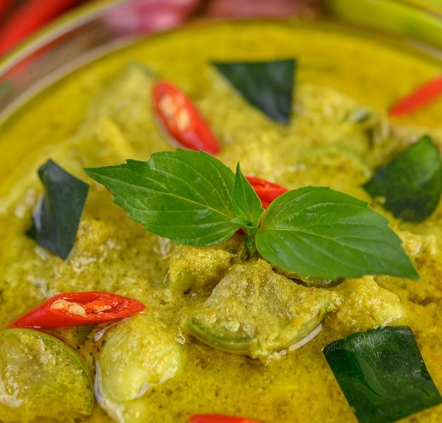 thai green chicken curry main
