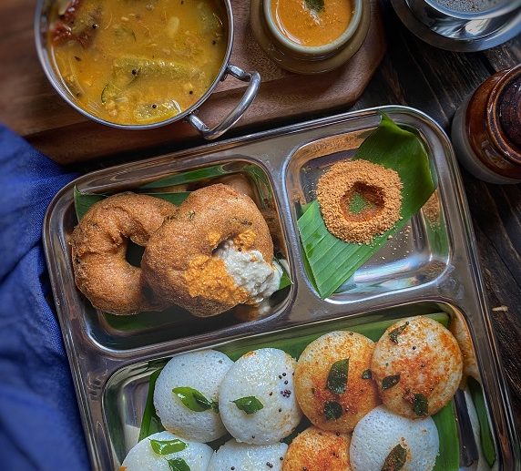 typische indische Frühstücksgerichte
